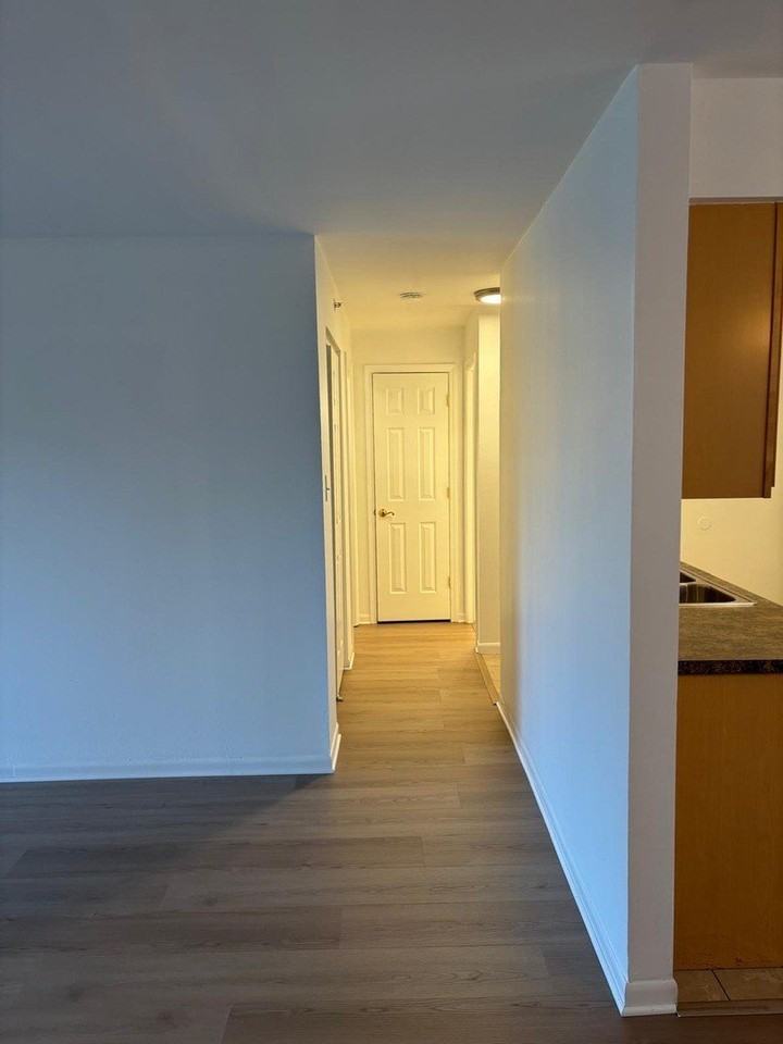 1900 Knights Bridge Drive #2B - Photo 7 of 20