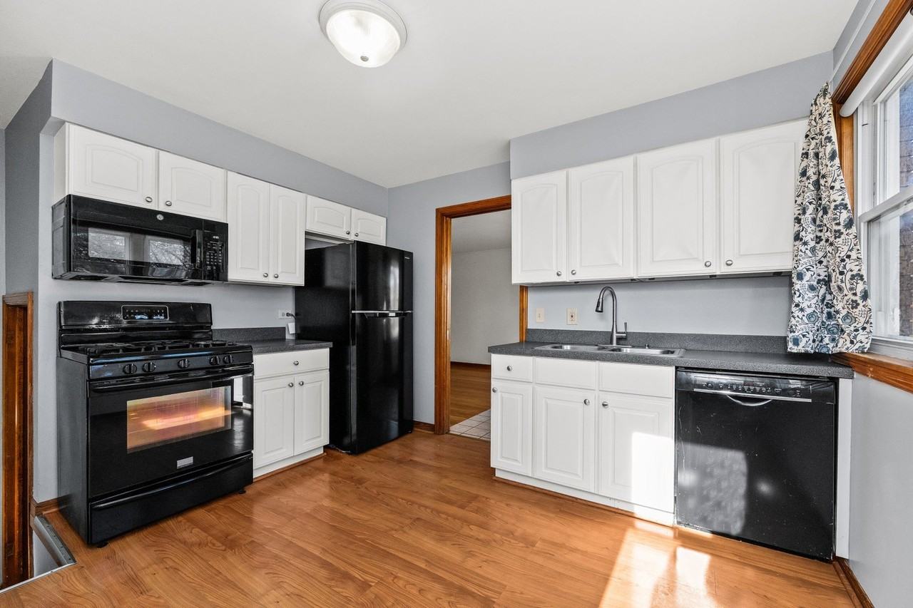 9222 Lorel Avenue - Photo 4 of 16