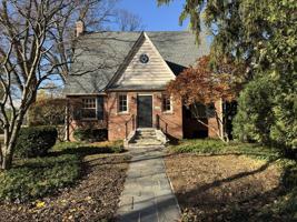 featured image of 366 East Wisconsin Avenue