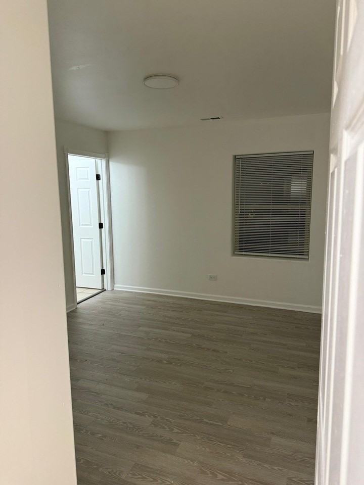 2840 West Flournoy Street #2 - Photo 4 of 14