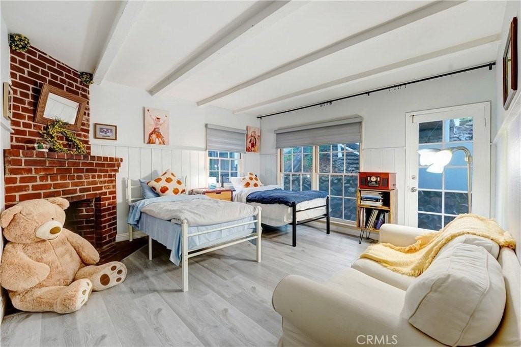 12060 Laurel Terrace Dr - Photo 4 of 40