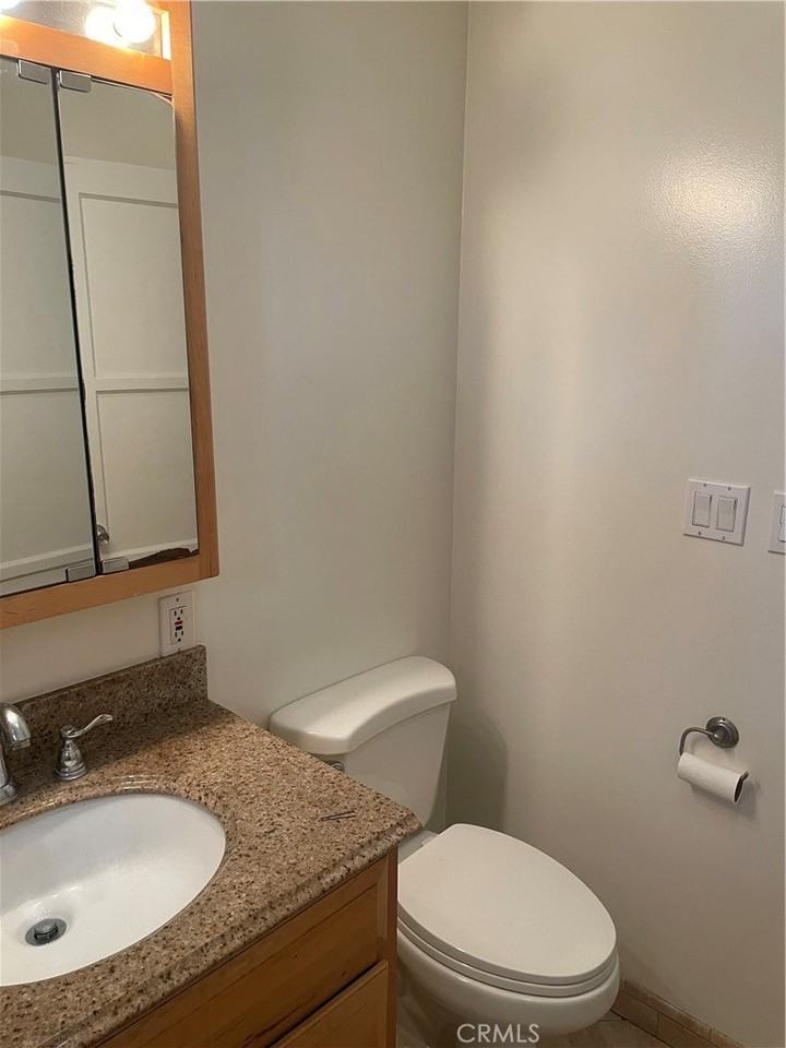 5901 Woodman Avenue #5901 - Photo 4 of 8