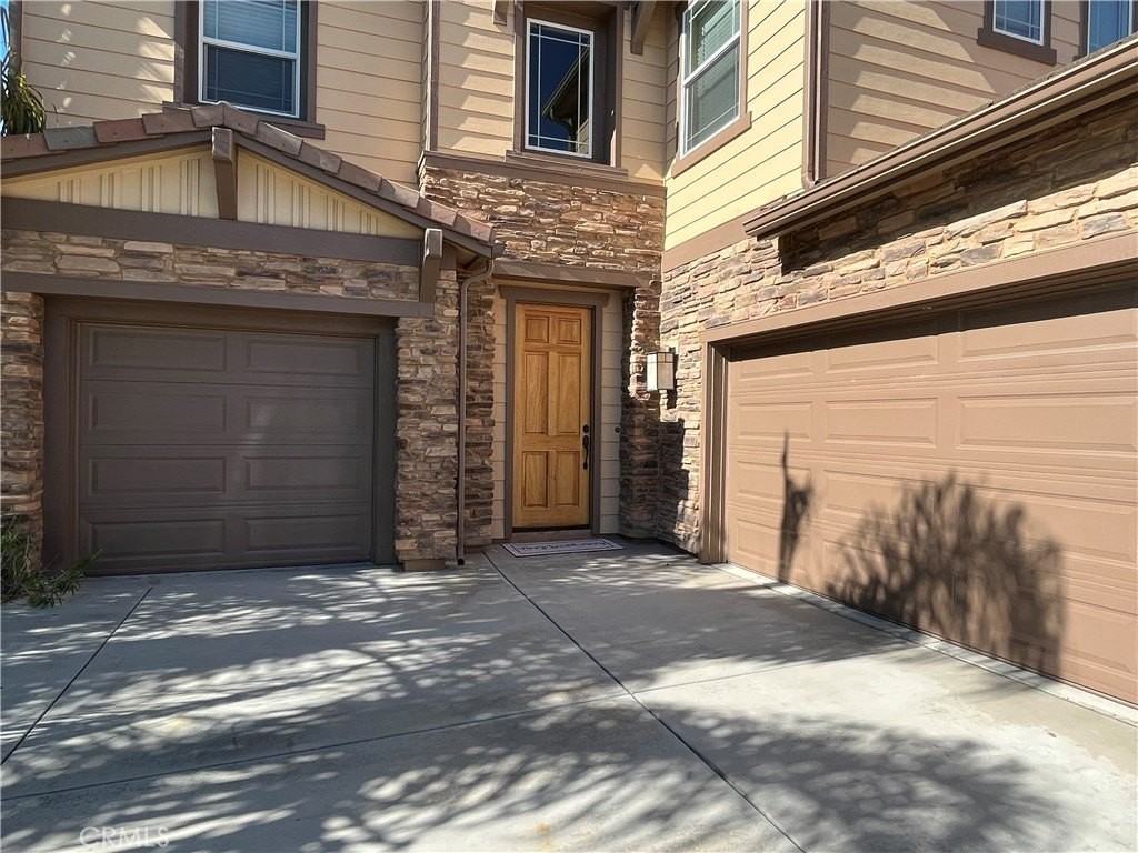 9053 Lemongrass Ct - Photo 3 of 45