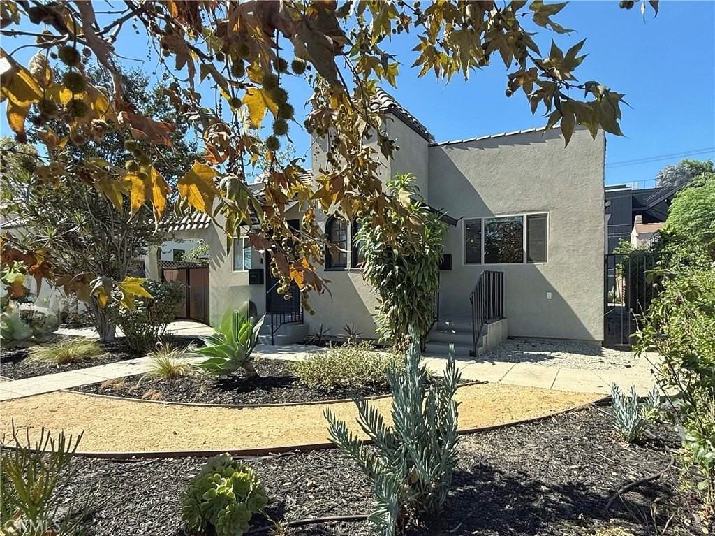 2953 S Bronson Ave - Photo 2 of 31