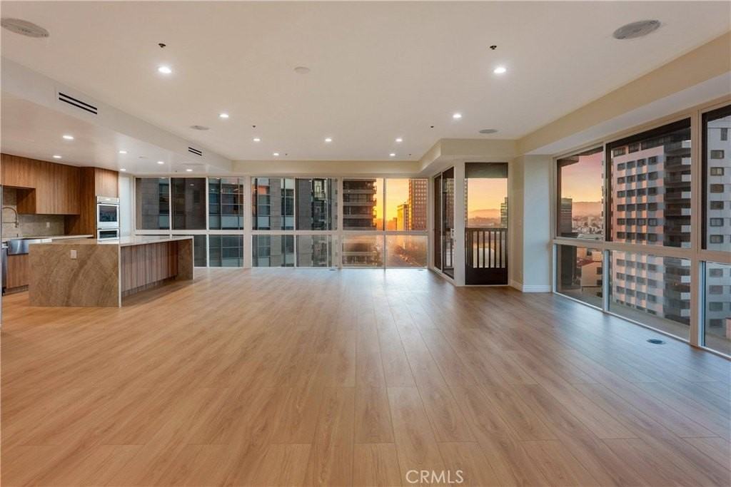 10750 Wilshire Blvd #901 - Photo 4 of 34