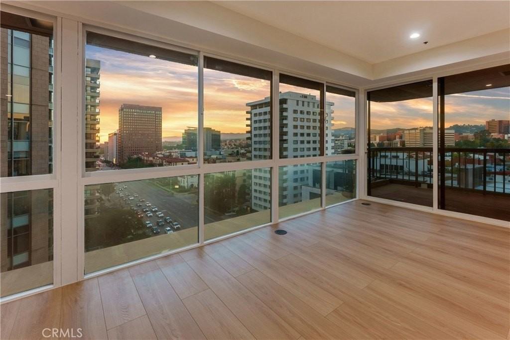 10750 Wilshire Blvd #901 - Photo 5 of 34