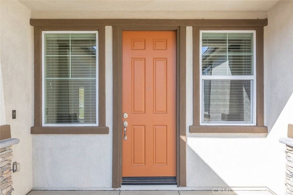 45723 Bassett St - Photo 5 of 43