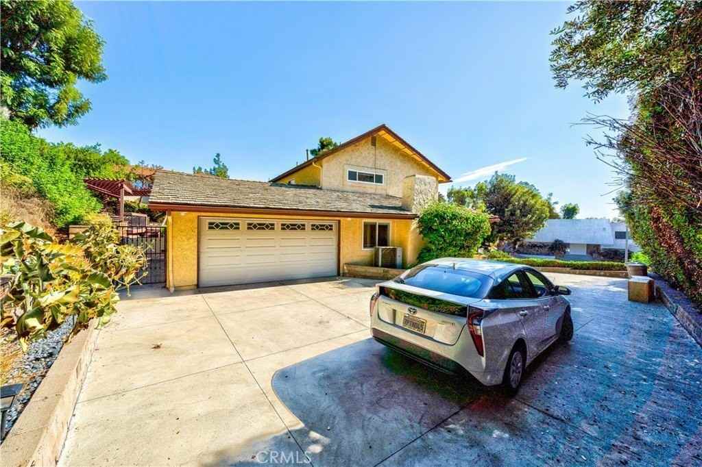 1951 Alpha St - Photo 3 of 43