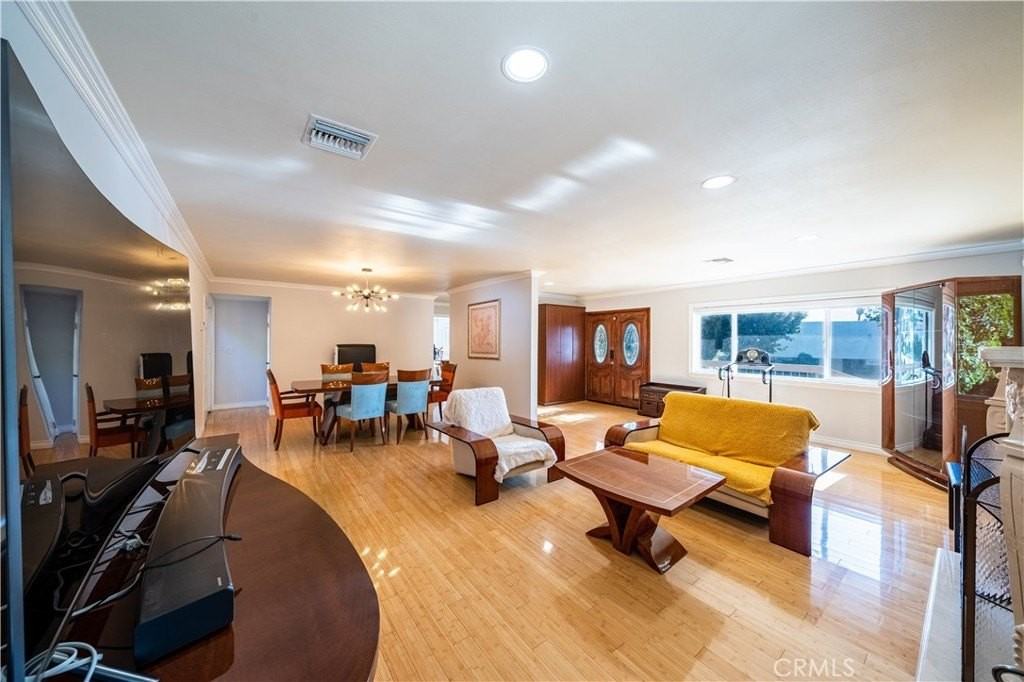 1951 Alpha St - Photo 4 of 43