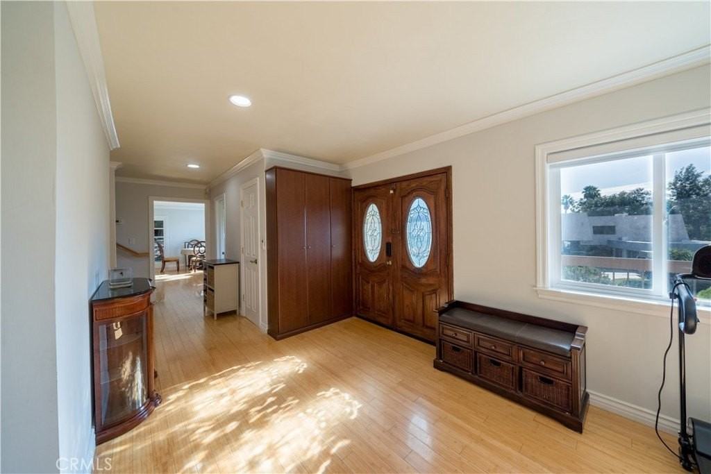 1951 Alpha St - Photo 7 of 43