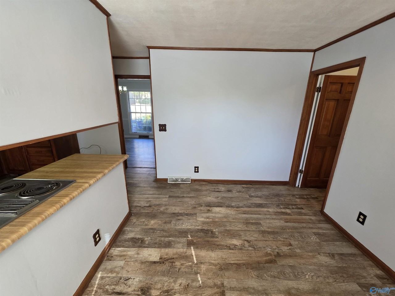 209 Winthrop Drive Southwest - Photo 6 of 18