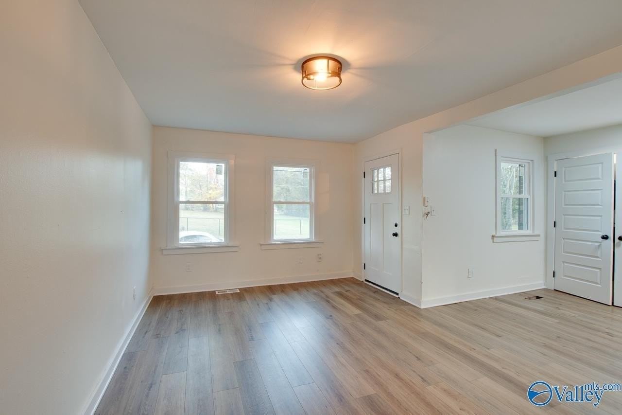 2705 Wilson Dr Nw - Photo 5 of 16