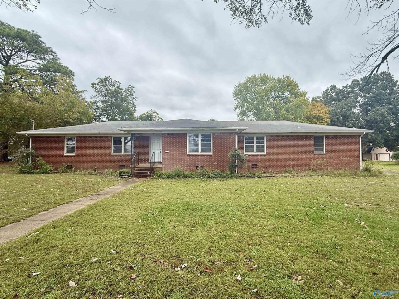 6167 Wall Triana Hwy - Photo 2 of 33