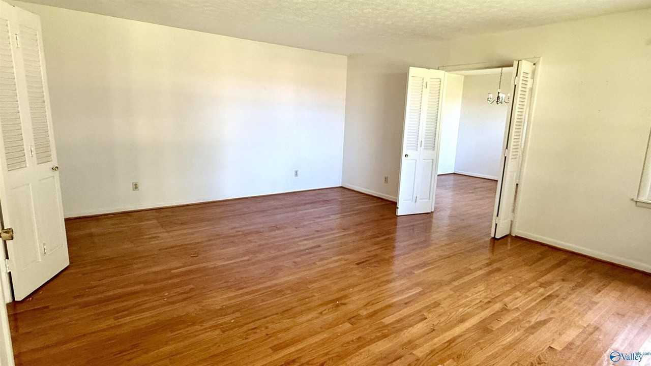 6167 Wall Triana Hwy - Photo 5 of 33