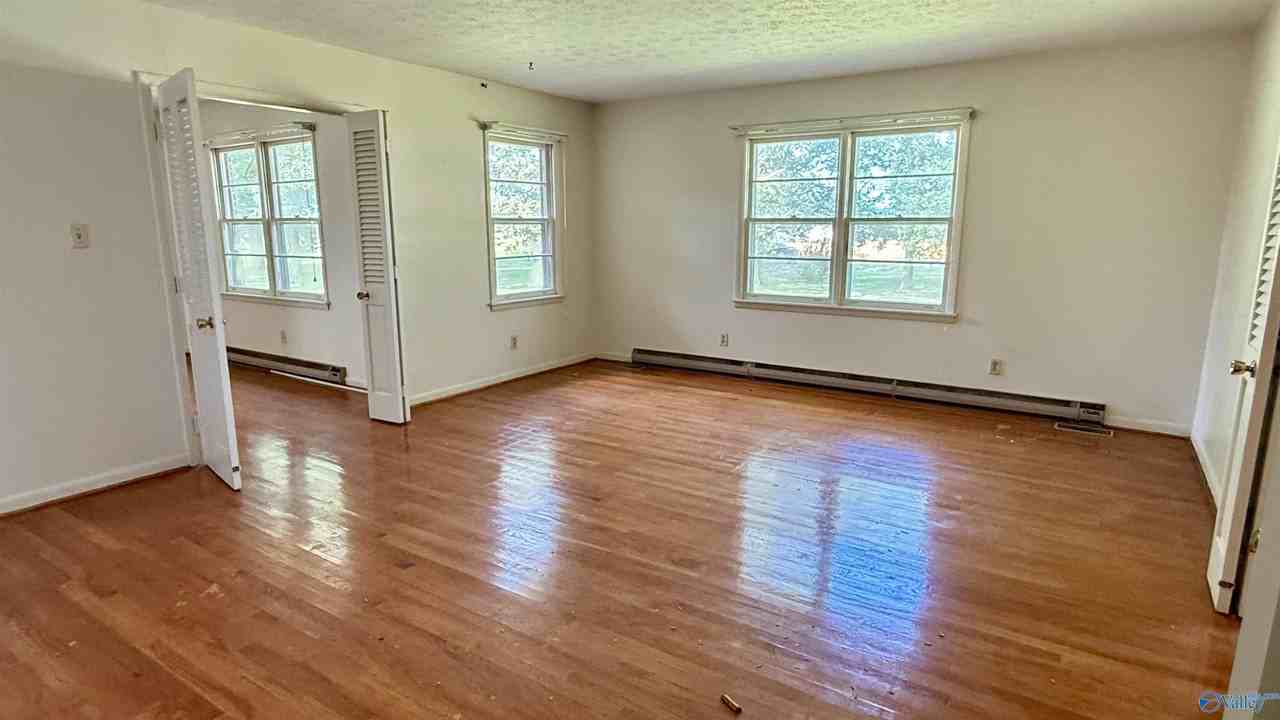 6167 Wall Triana Hwy - Photo 6 of 33