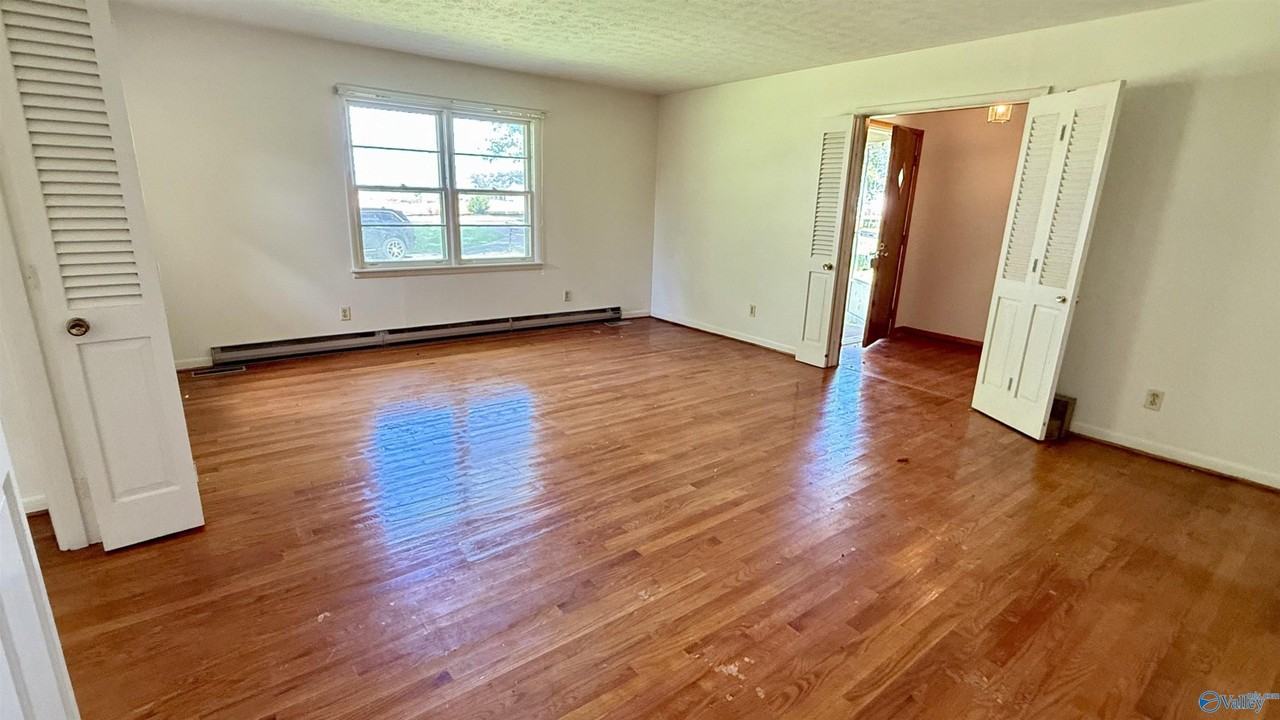 6167 Wall Triana Hwy - Photo 7 of 33