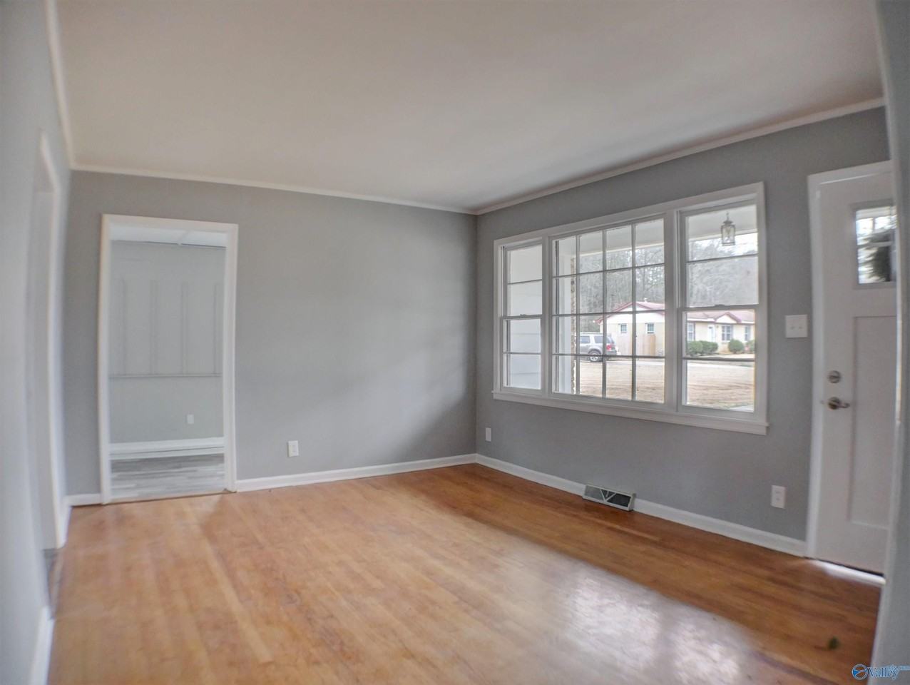 4213 Eastland Dr Nw - Photo 3 of 15