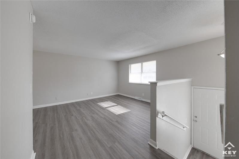 2975 Salina Court - Photo 3 of 28