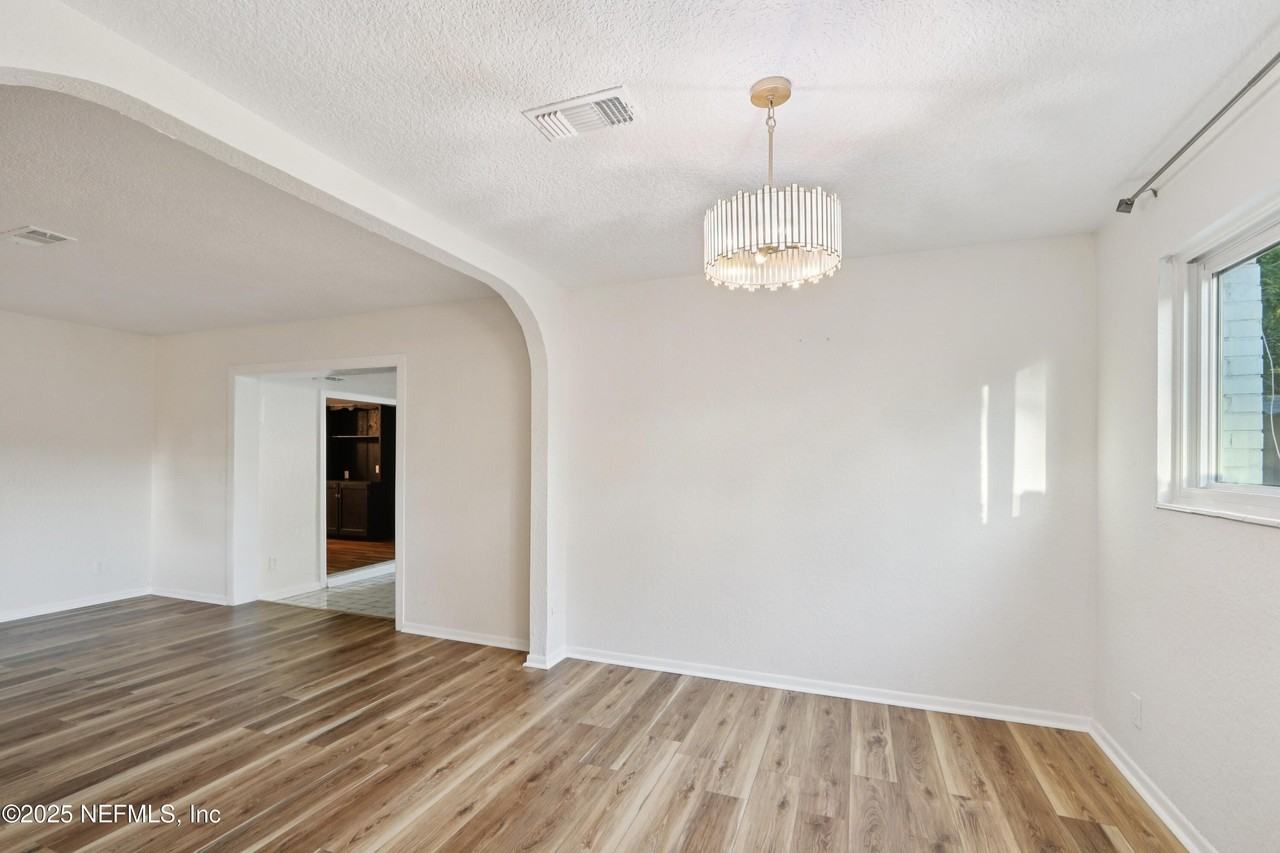 409 Sailfish Dr E - Photo 7 of 38