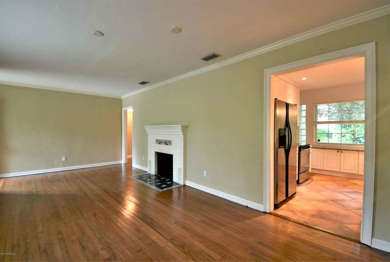 4253 Roma Blvd - Photo 3 of 17