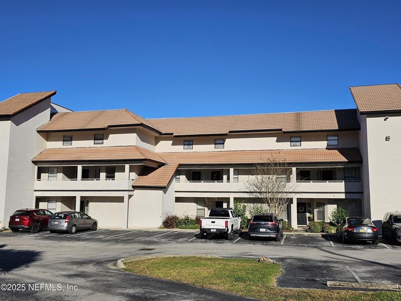 1307 River Hills Circle East #16