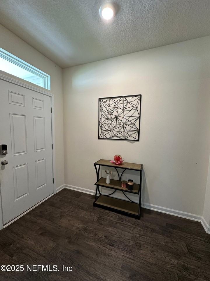 2062 Garrison Way - Photo 4 of 50