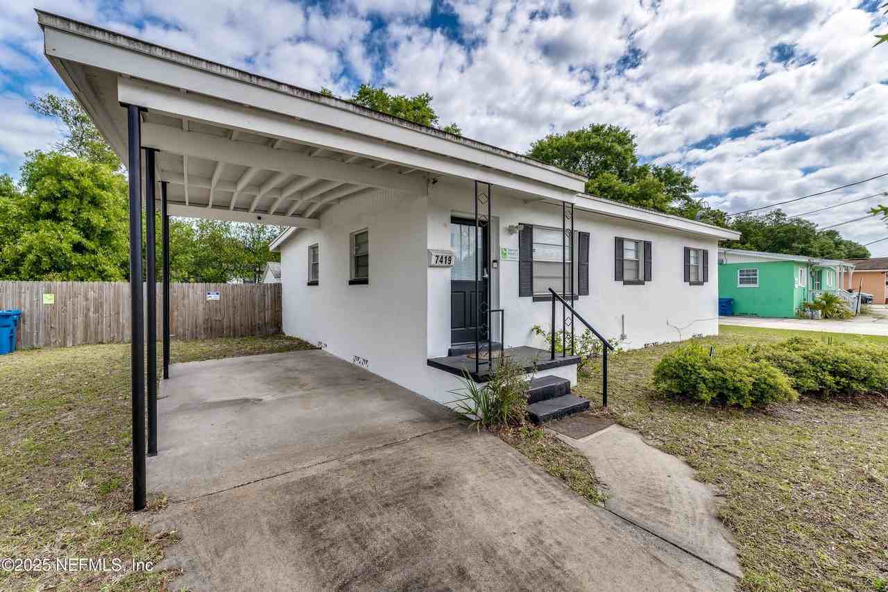 7419 Merrill Rd - Photo 2 of 12