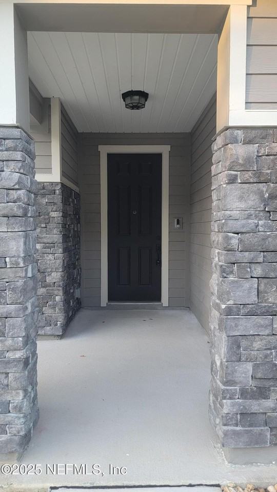 6413 Timber Cove Ct - Photo 2 of 36