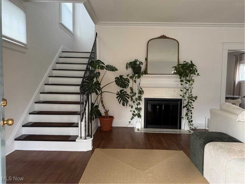 1320 W 108th St - Photo 2 of 34