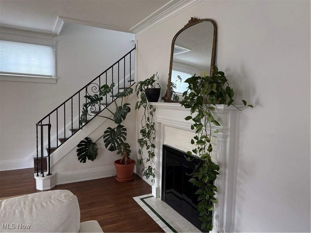 1320 W 108th St - Photo 4 of 34