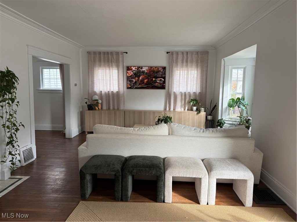 1320 W 108th St - Photo 5 of 34