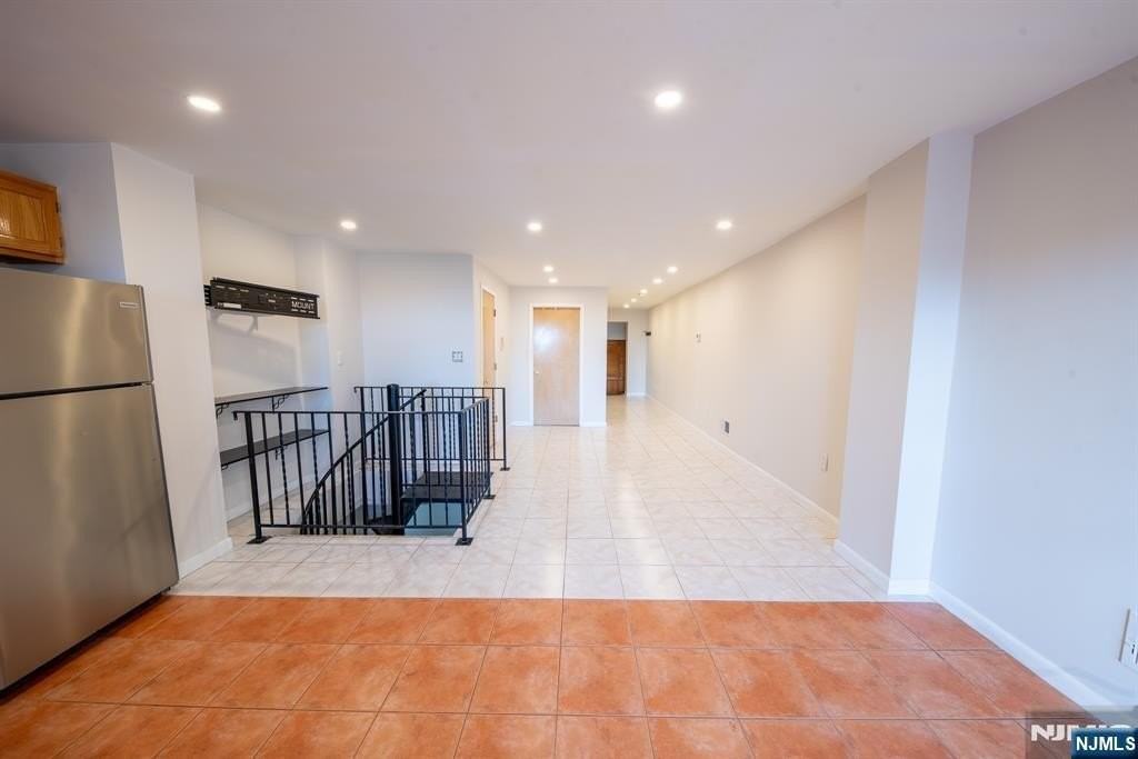 818 Palisade Ave - Photo 4 of 16