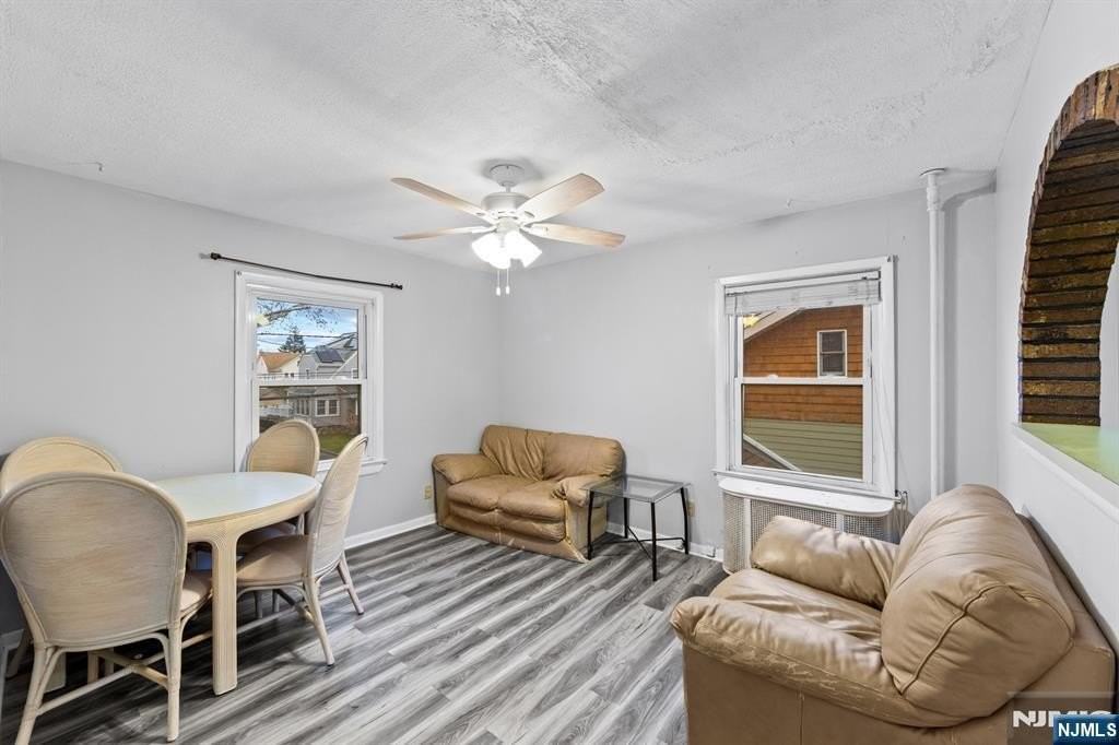 23 Grand Ave 2nd Fl - Photo 7 of 30