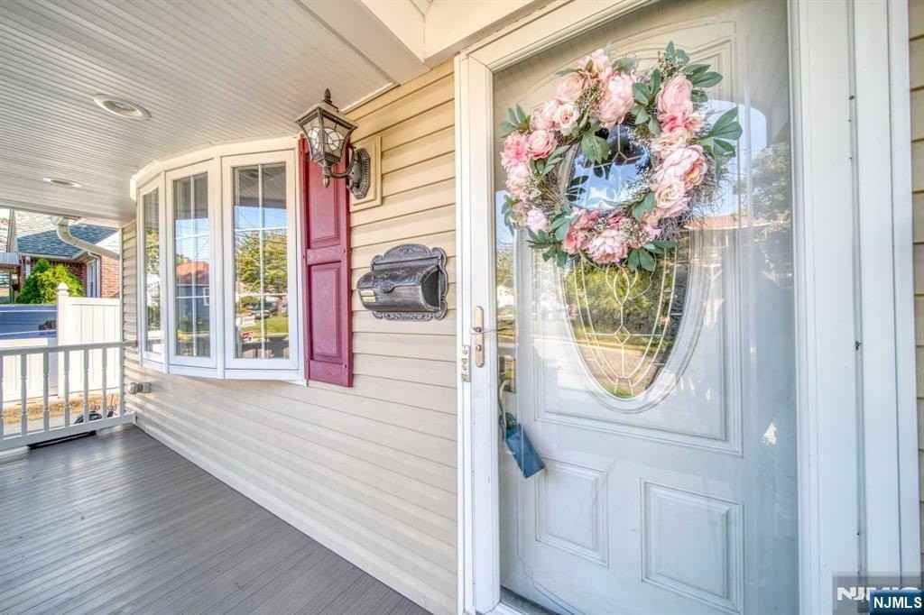 202 Stone St - Photo 6 of 11