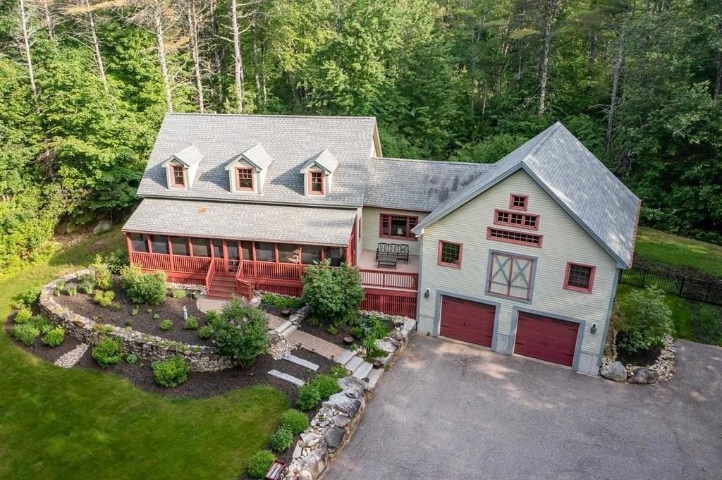 34 Mirror Lake Dr - Photo 2 of 39