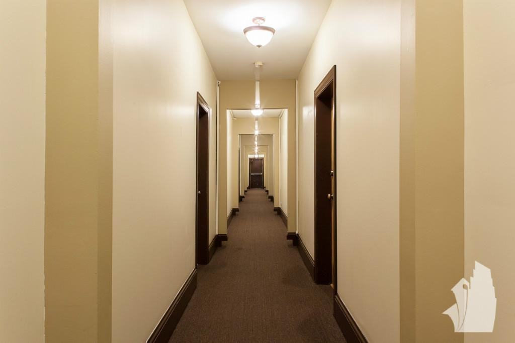 635 West Barry Avenue #401 - Photo 2 of 8