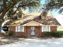 featured image of 230 Ross Avenue