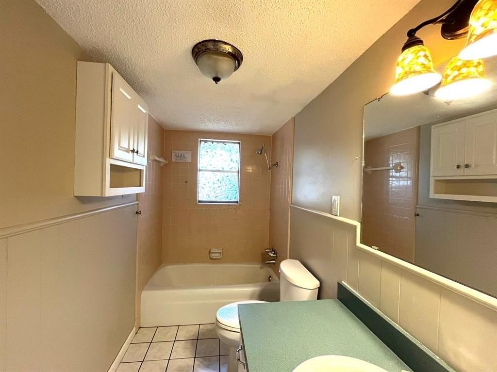 230 Ross Avenue - Photo 6 of 13