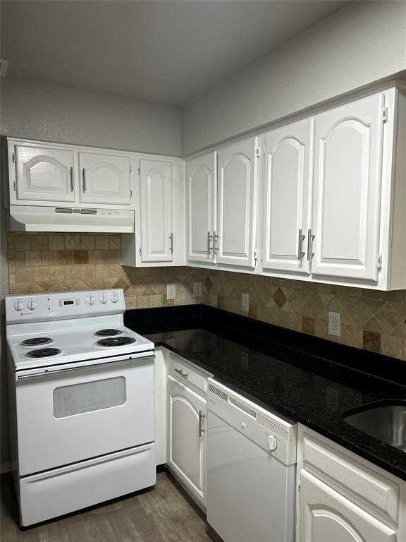 10524 Shadywood Dr - Photo 5 of 11