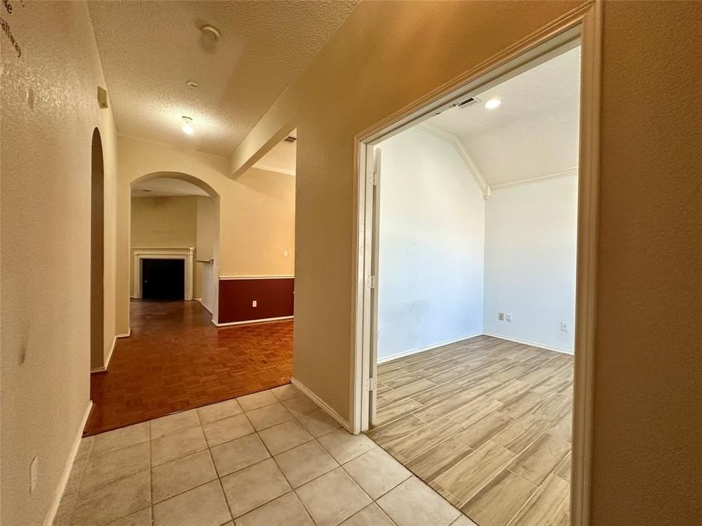 7122 Deerfield Dr - Photo 4 of 13