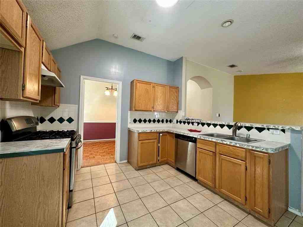 7122 Deerfield Dr - Photo 7 of 13