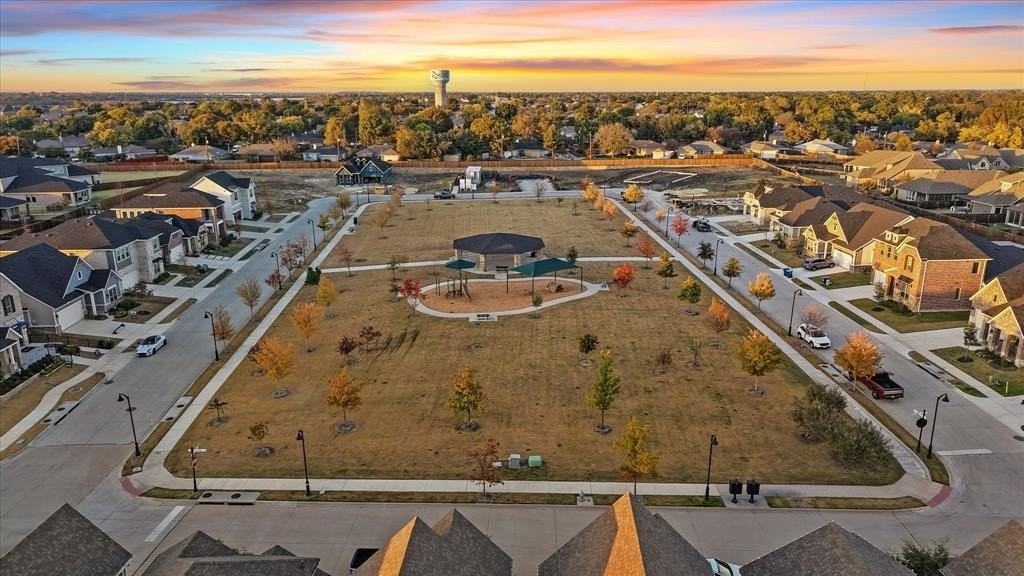 7424 Palisades Dr - Photo 4 of 21