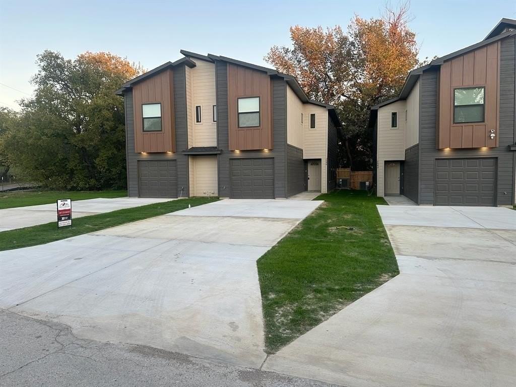 2642 Hutchinson St - Photo 2 of 34