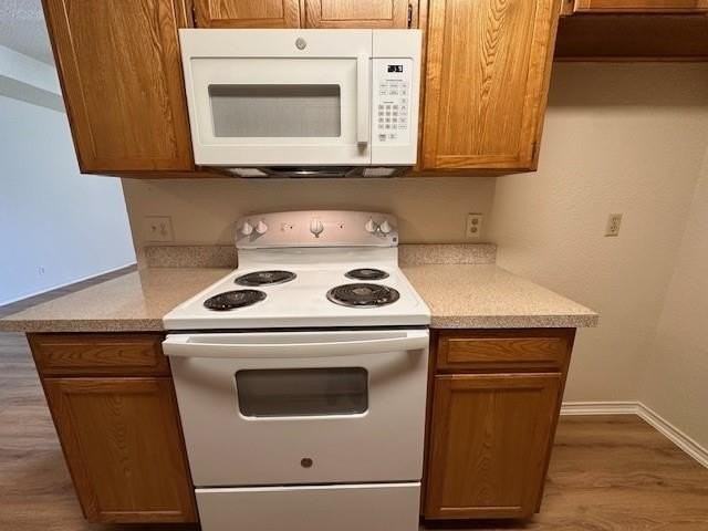 841 White Rock St #843 - Photo 5 of 10