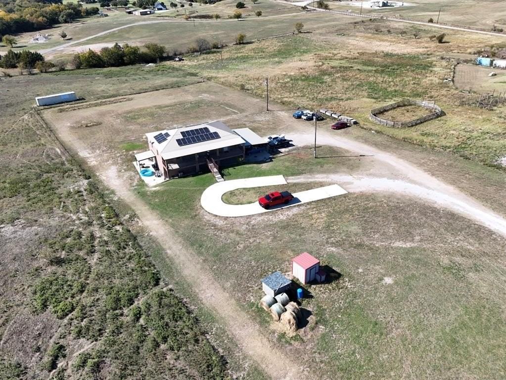 528 County Road 4227 - Photo 2 of 22