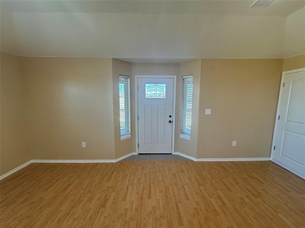 528 County Road 4227 - Photo 4 of 22