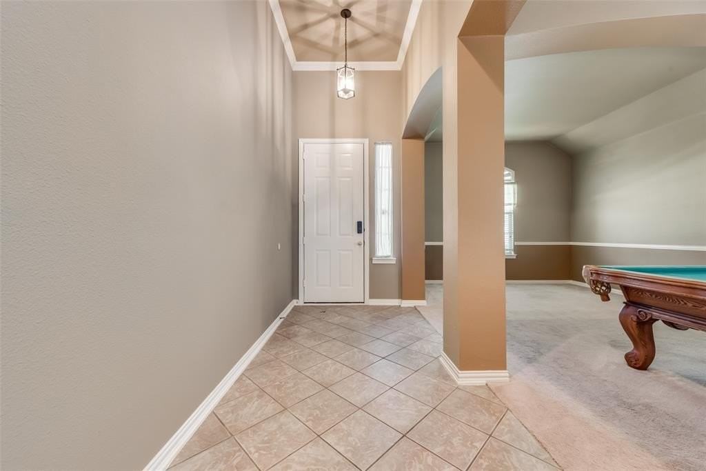 4245 Boxwood Dr - Photo 3 of 19