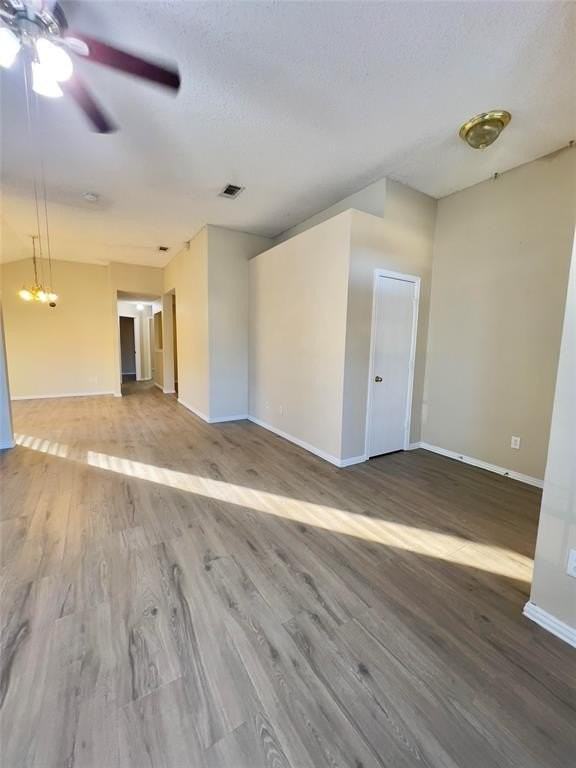 1046 Palomino Dr - Photo 3 of 17