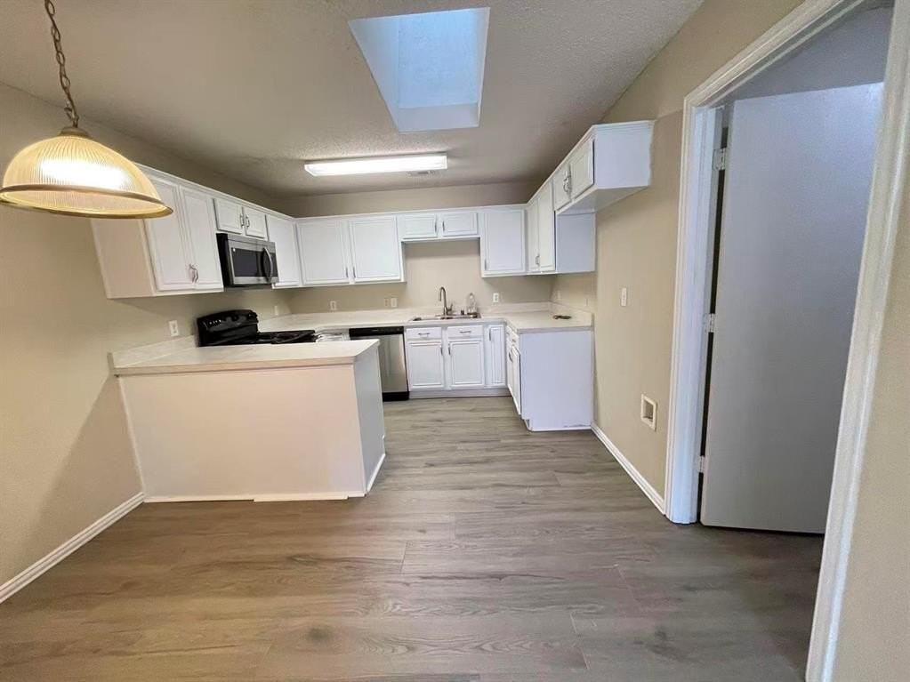 1046 Palomino Dr - Photo 5 of 17