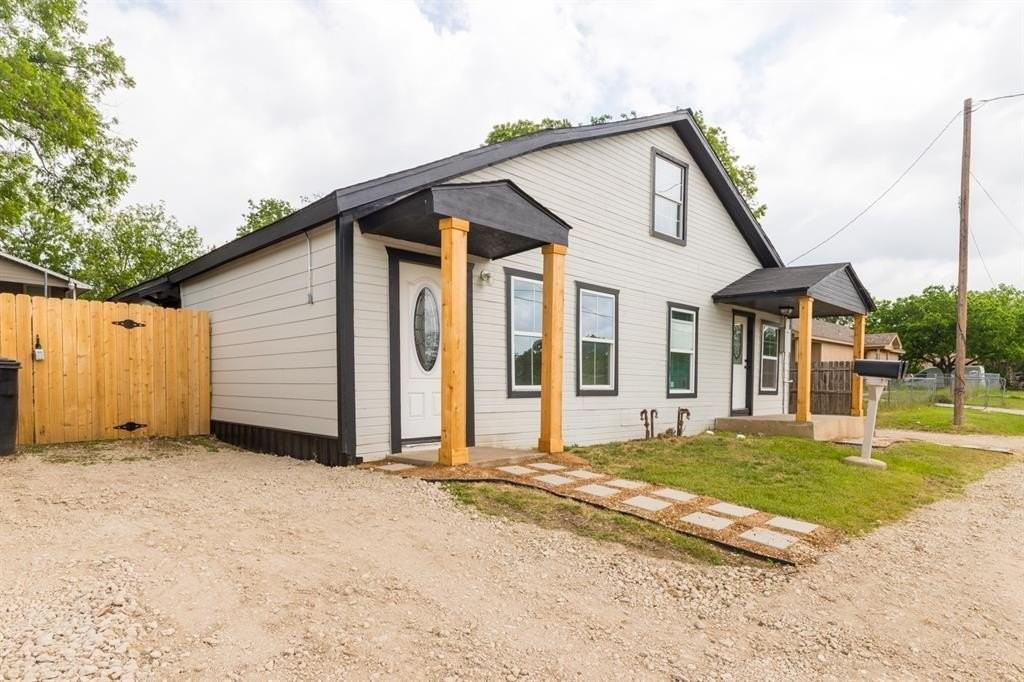 203 Park St #A - Photo 3 of 17